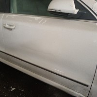 Передняя правая дверь