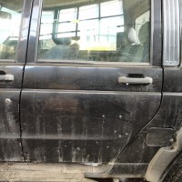 Задняя левая дверь