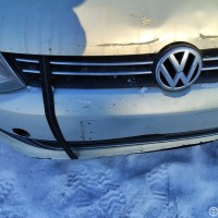 Передний бампер