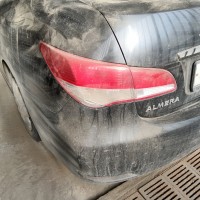 Левый задний фонарь