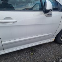 Передняя правая дверь