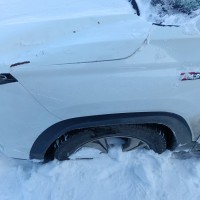 Переднее левое крыло