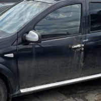 Передняя левая дверь