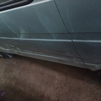 Задняя левая дверь