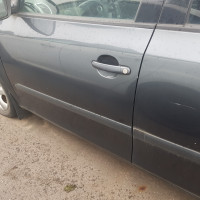 Передняя левая дверь