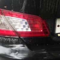 Левый задний фонарь