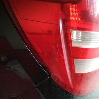 Левый задний фонарь