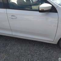 Передняя правая дверь