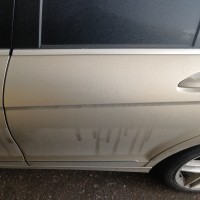 Задняя левая дверь