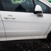 Передняя правая дверь