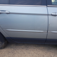 Задняя правая дверь