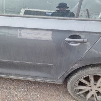 Задняя левая дверь