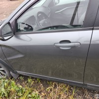 Передняя левая дверь