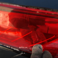 Левый задний фонарь