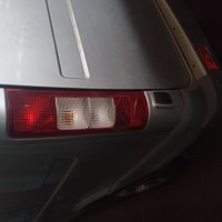 Левый задний фонарь