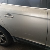 Задняя правая дверь