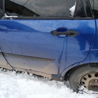 Задняя левая дверь