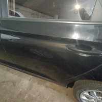 Задняя левая дверь