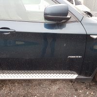 Передняя правая дверь