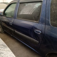 Задняя левая дверь