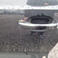 Передняя левая дверь