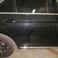 Задняя правая дверь