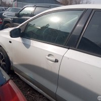 Передняя левая дверь