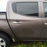 Задняя правая дверь