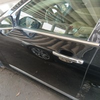 Передняя левая дверь