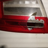 Левый задний фонарь