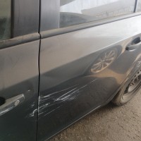 Задняя левая дверь