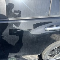 Задняя левая дверь