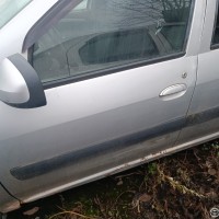 Передняя левая дверь