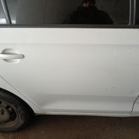 Задняя правая дверь