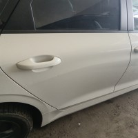 Задняя правая дверь