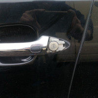 Передняя левая дверь