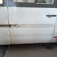 Задняя правая дверь