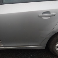 Задняя левая дверь