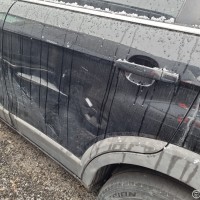 Задняя левая дверь